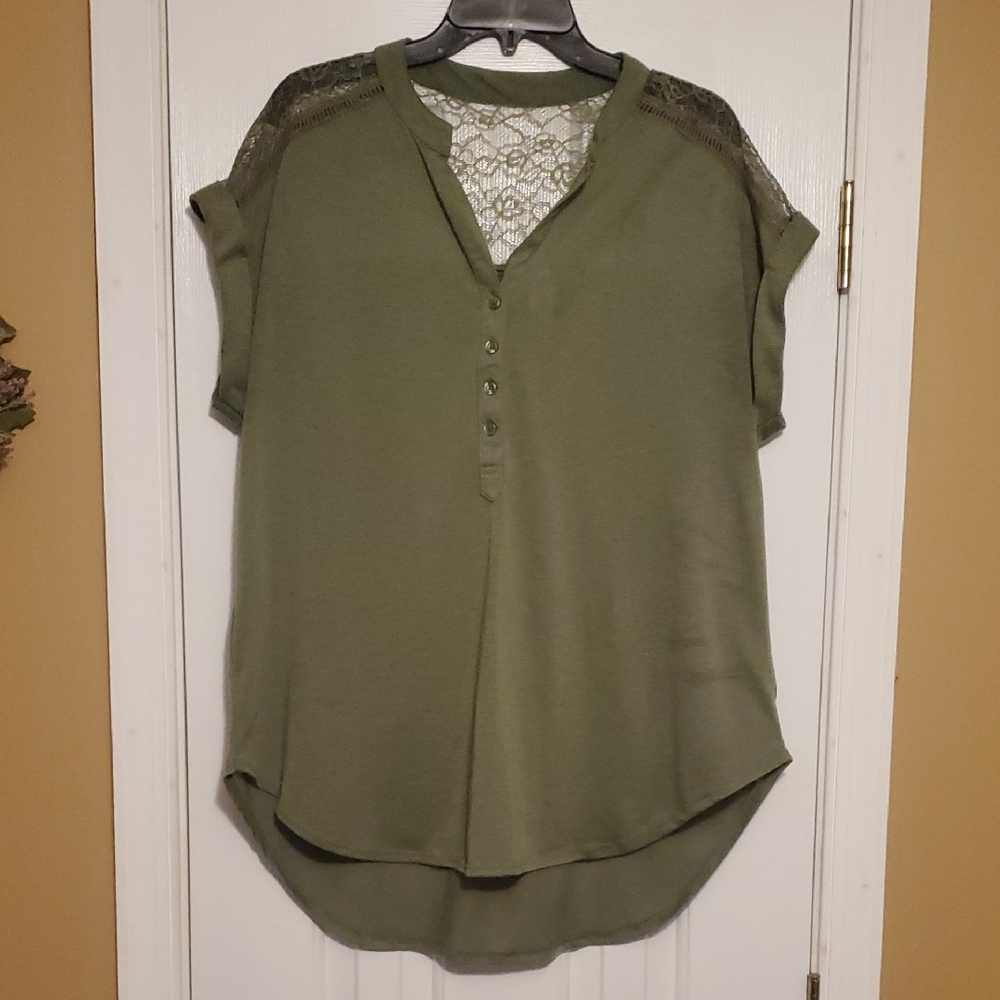 🌼No Boundaries Olive Green Lace Accent Women's Top